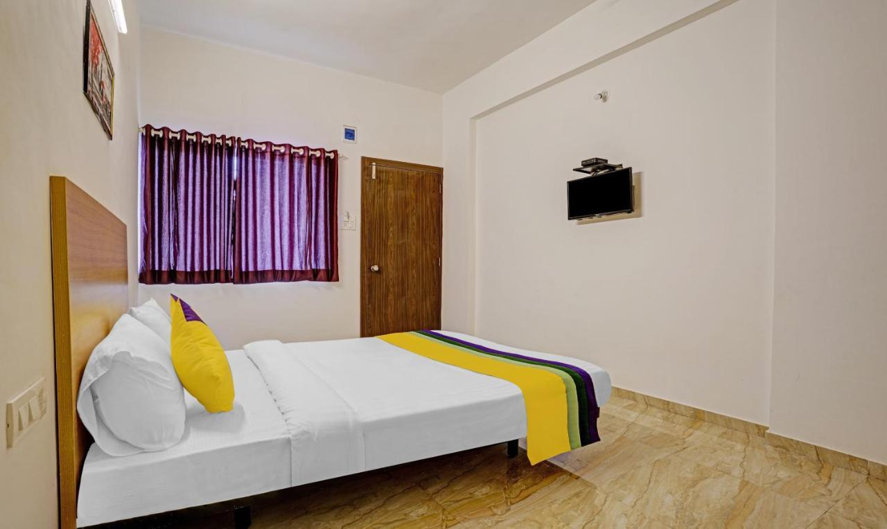 Itsy Hotels Flowers Park Nashik Buitenkant foto