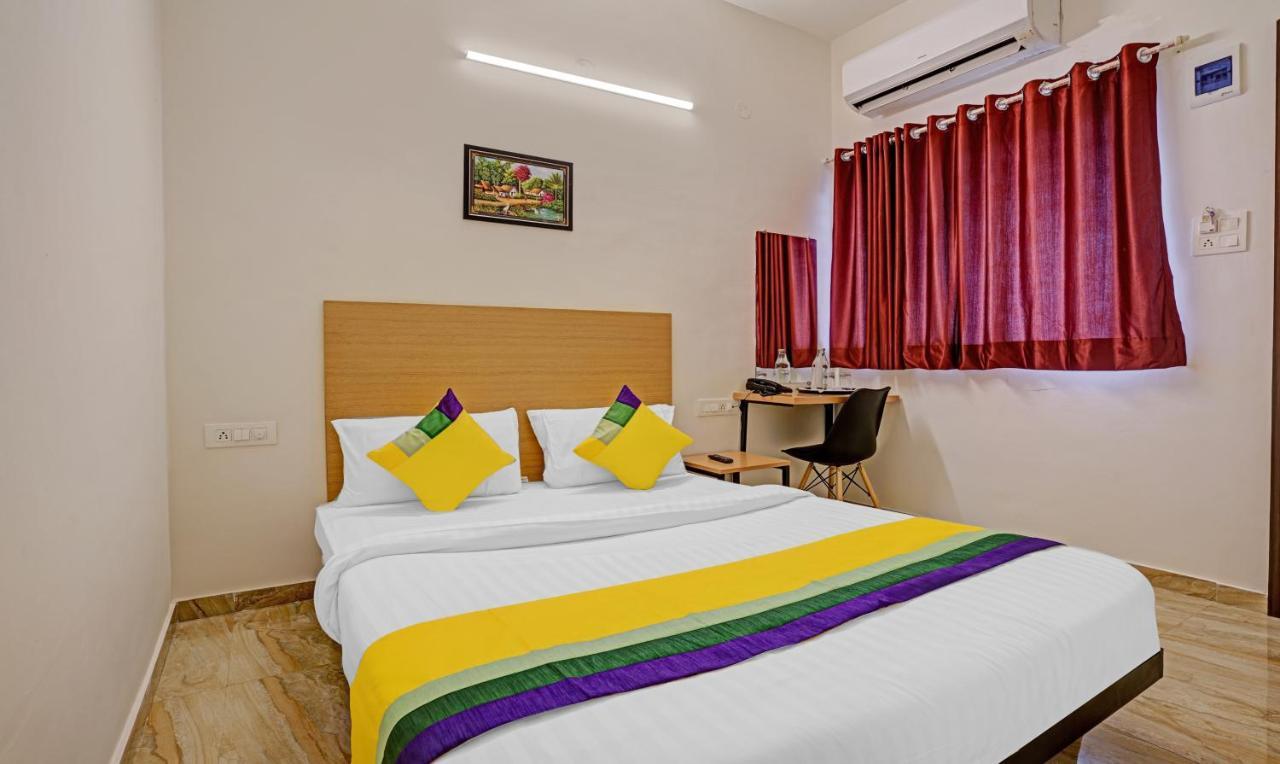 Itsy Hotels Flowers Park Nashik Buitenkant foto